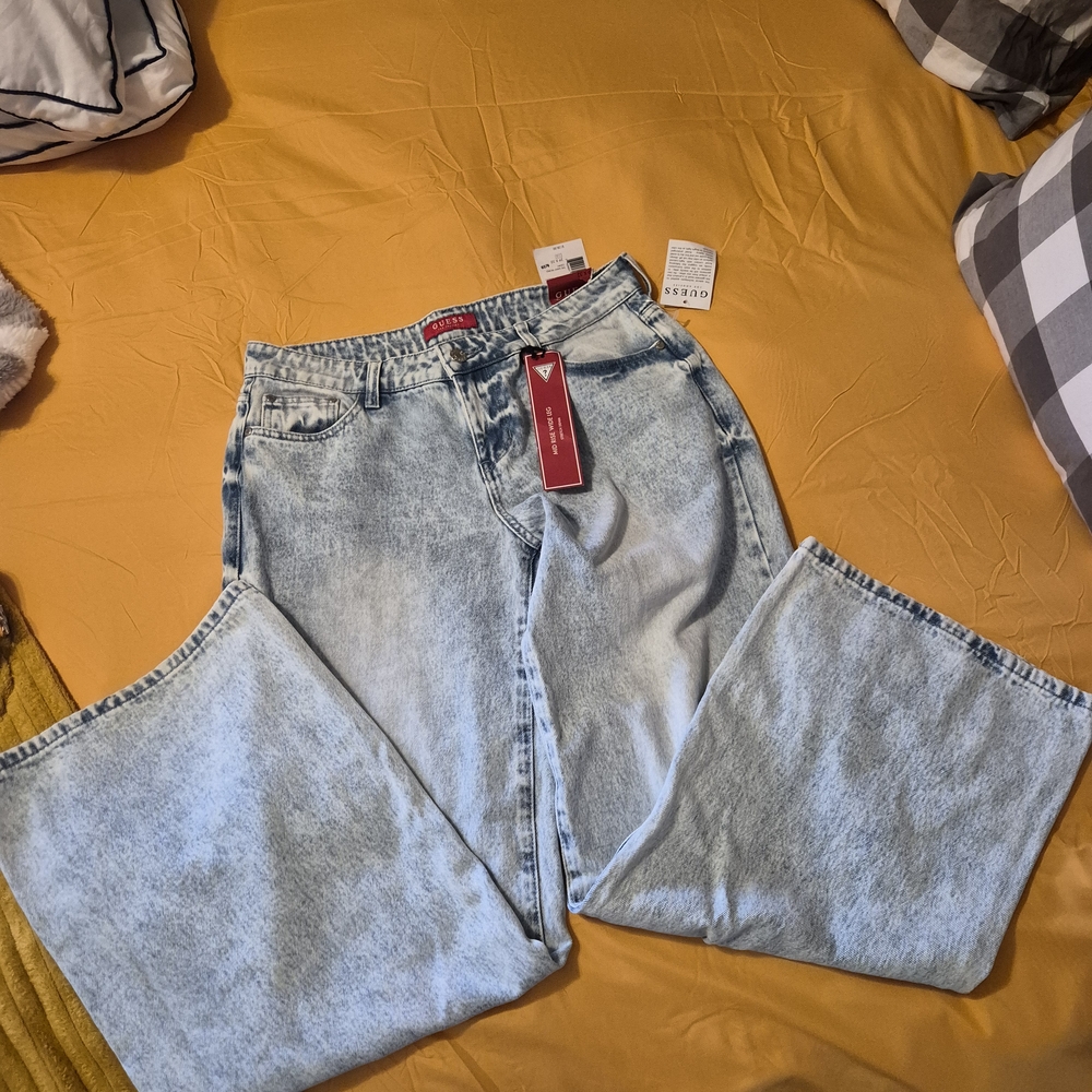 Guess Light Wash Straight Leg Jeans